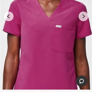 Figs scrub top